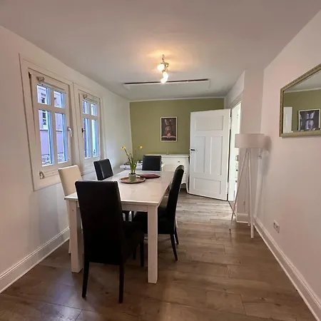 Altstadthaeuschen Mit Charm , Naehe Heidelberg Castle, Neckarufer Feriehus